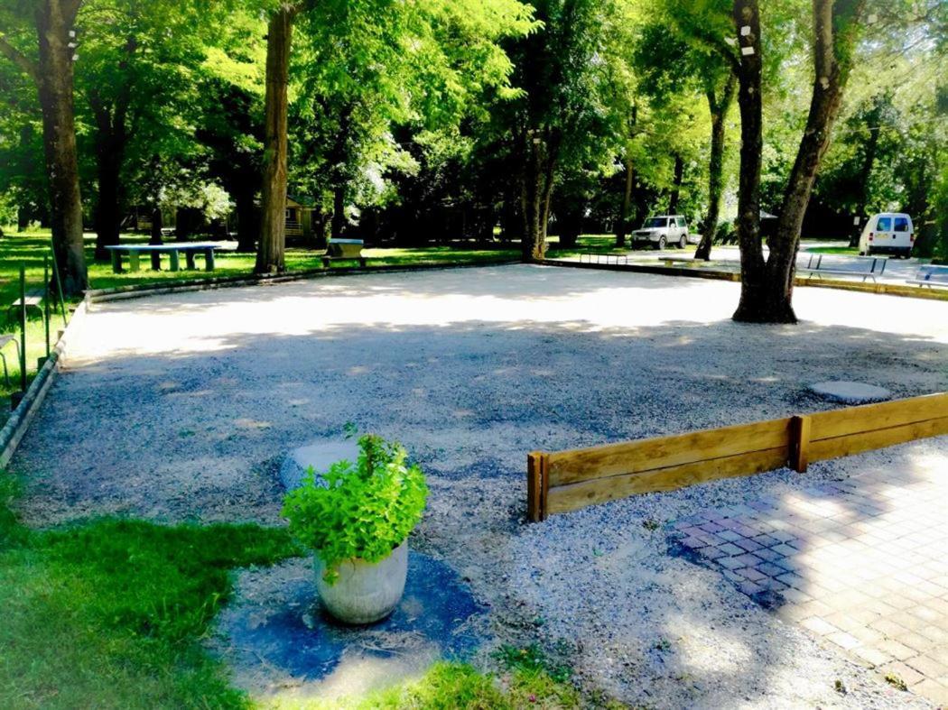 Hotel Oh! Campings- Le Lion Ardeche Bourg-Saint-Andéol Exterior foto